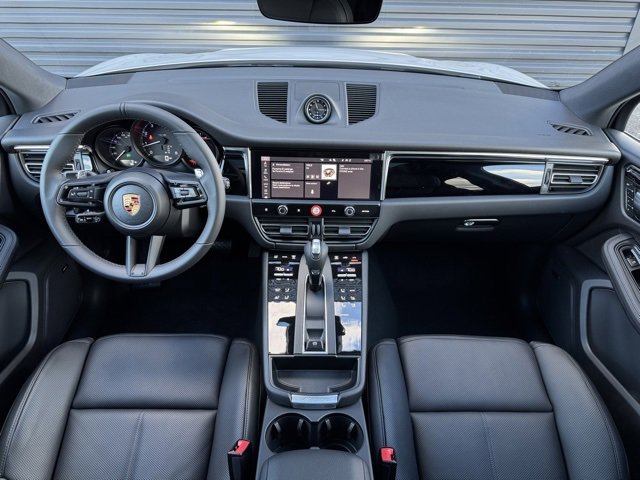New 2026 Porsche Macan image 17