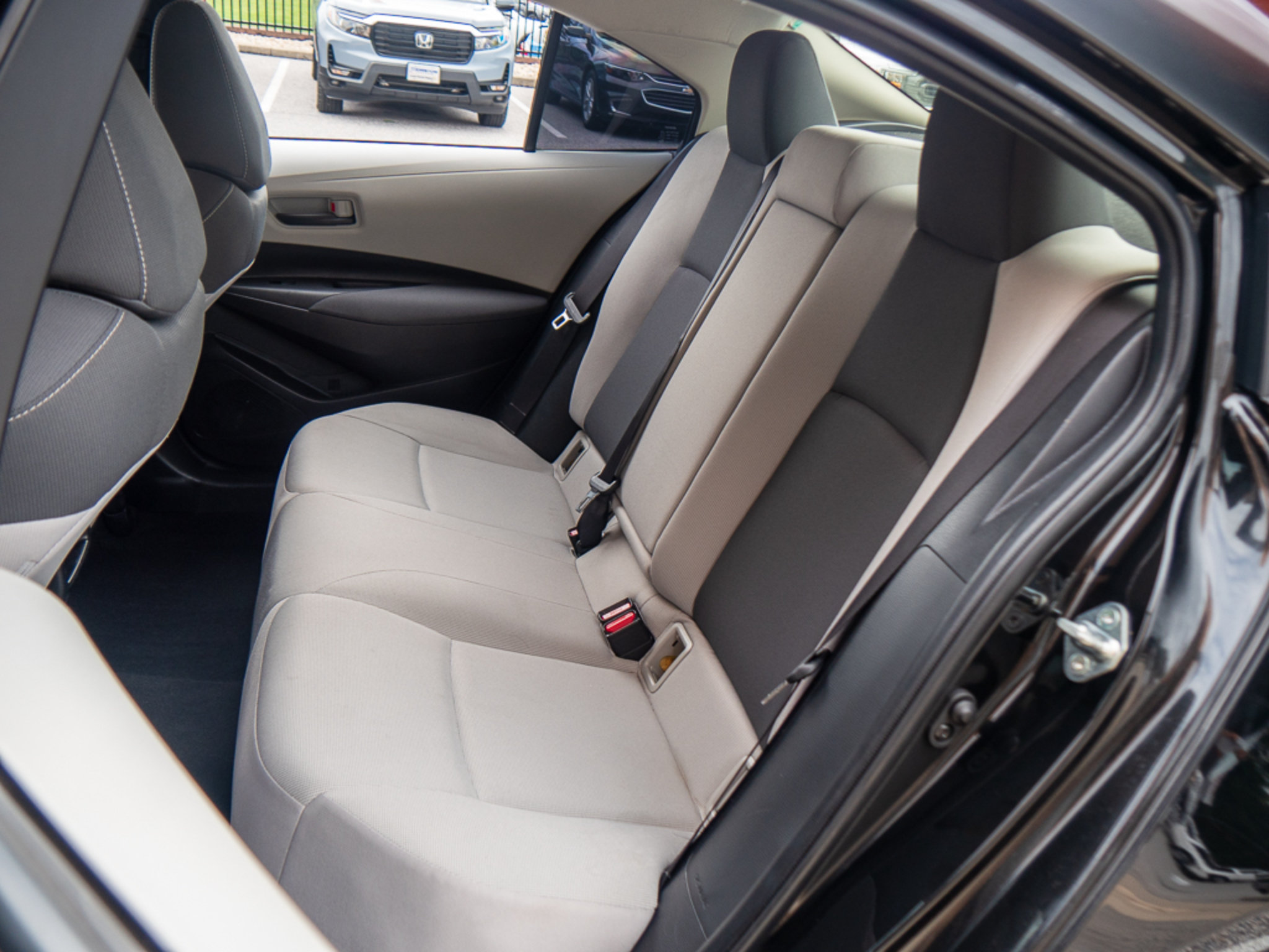 Used 2022 Toyota Corolla LE FWD image 18