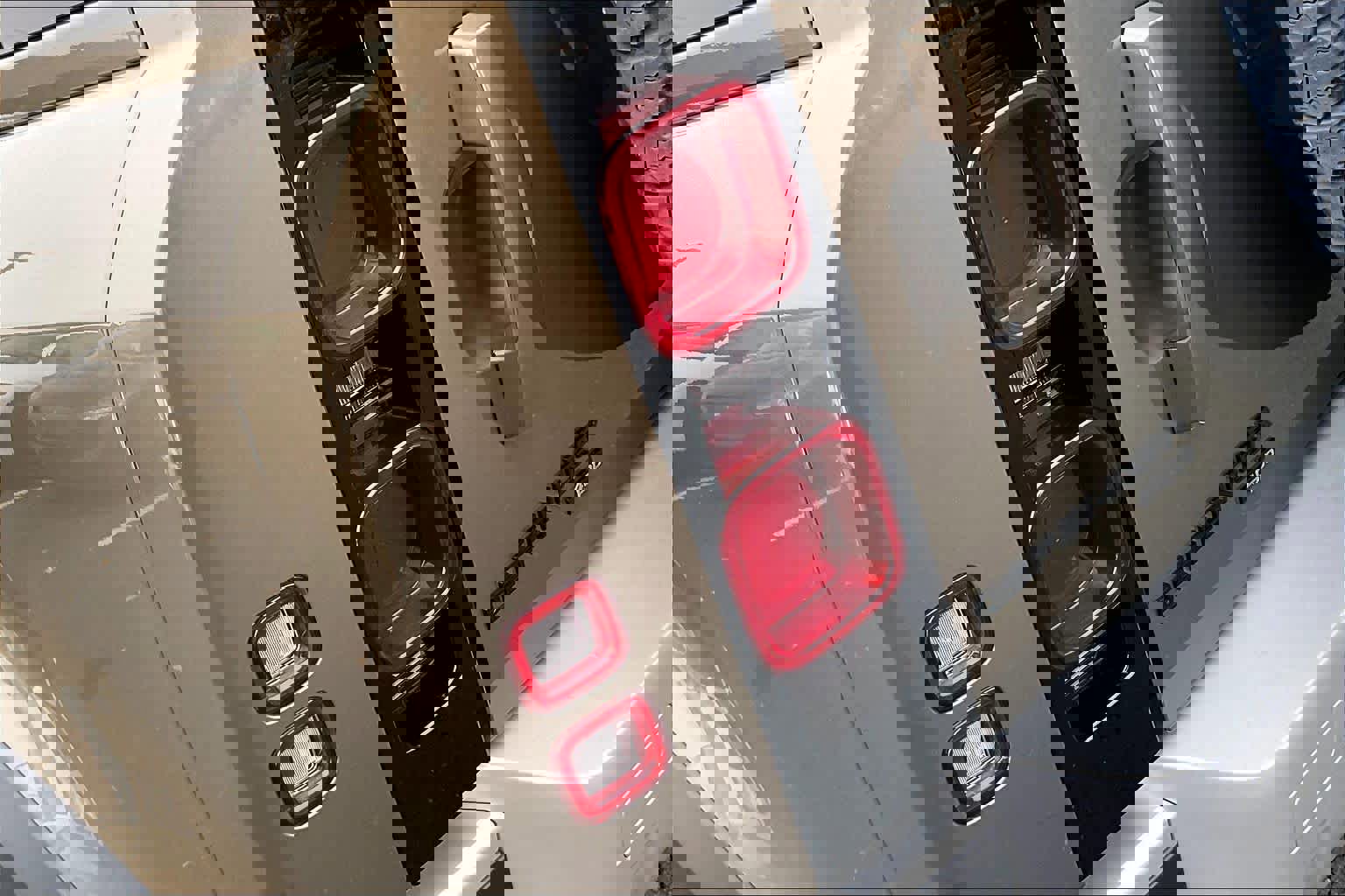 Used 2022 Land Rover Defender 110 SE image 31