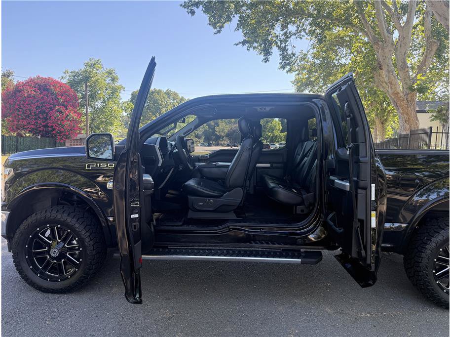 Used 2018 Ford F150 Lariat AWD/4WD image 10