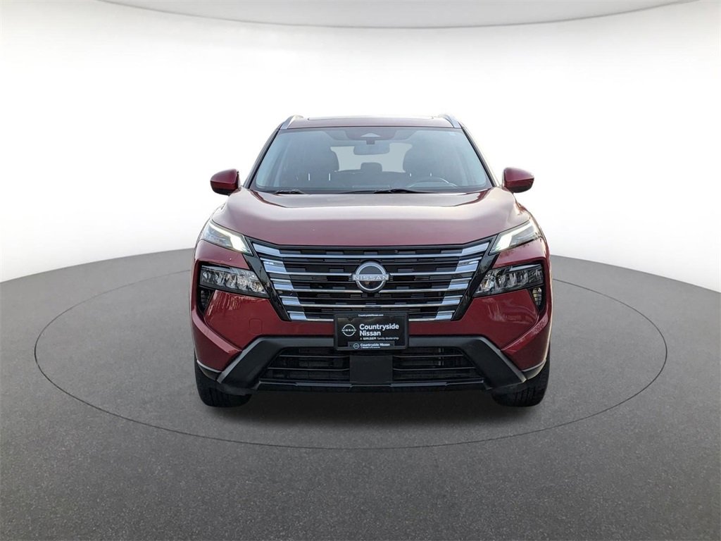 Used 2024 Nissan Rogue SV w/ SV Premium Package image 2