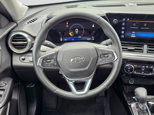 Used 2025 Chevrolet Trax ACTIV w/ Driver Confidence Package FWD image 17