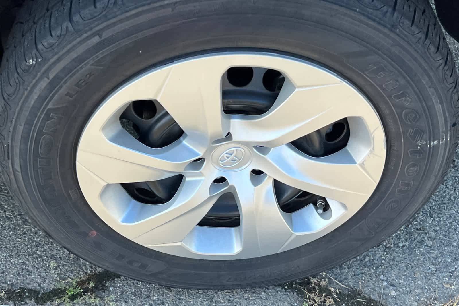 Used 2022 Toyota RAV4 LE FWD image 22