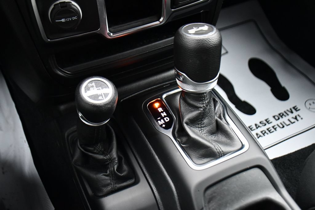 Used 2021 Jeep Wrangler Sport AWD/4WD image 23