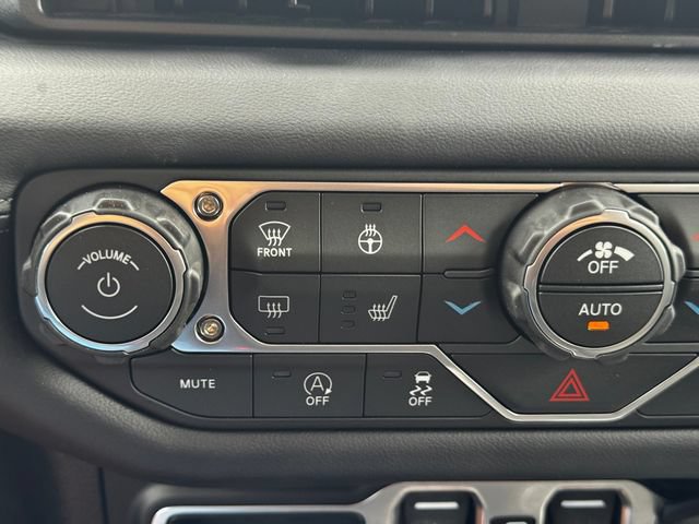 Certified 2025 Jeep Gladiator Mojave w/ Steel Bumper Group AWD/4WD image 34