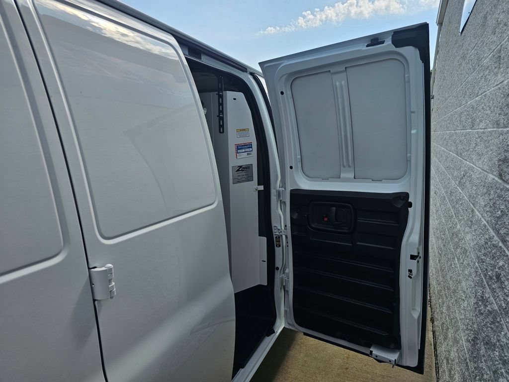New 2025 Chevrolet Express 3500 w/ Driver Convenience Package RWD image 26