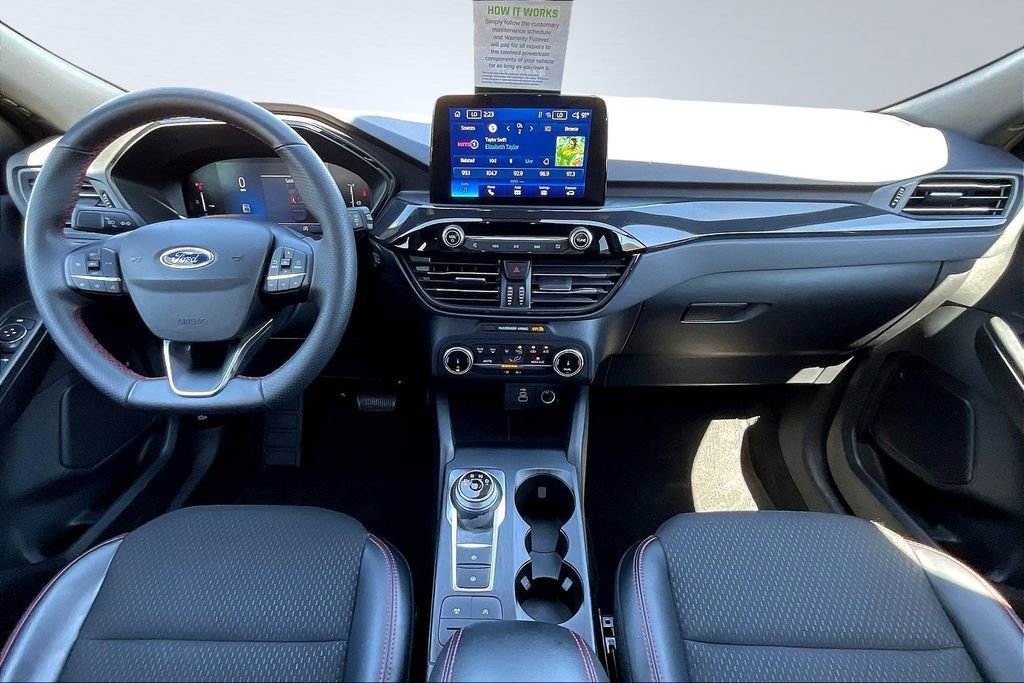 Used 2025 Ford Escape ST-Line image 8