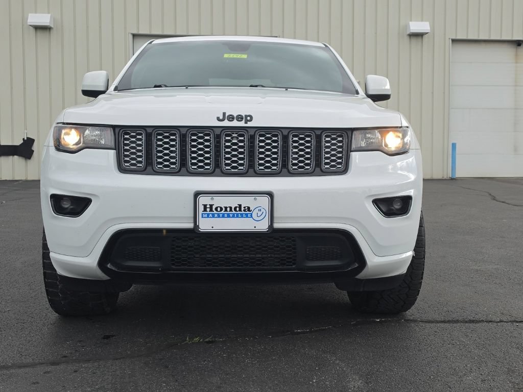 Used 2019 Jeep Grand Cherokee Altitude AWD/4WD image 2
