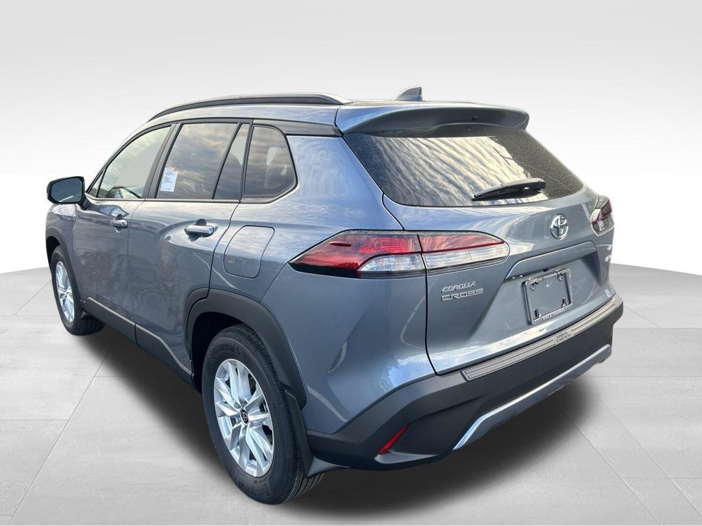 New 2026 Toyota Corolla Cross LE w/ Moonroof Package AWD/4WD image 3