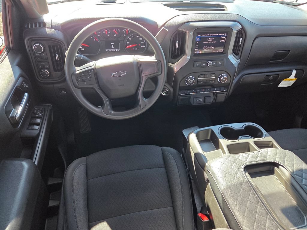 Used 2025 Chevrolet Silverado 1500 Custom Trail Boss w/ Dark Appearance Package AWD/4WD image 9