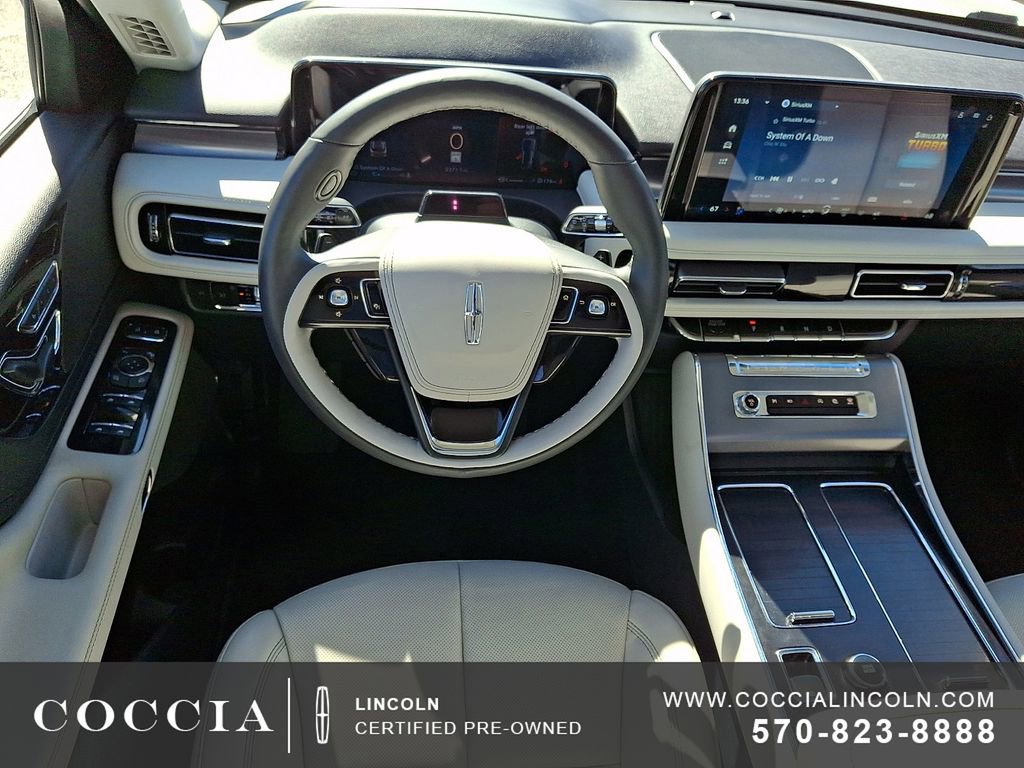 Certified 2025 Lincoln Aviator AWD image 12