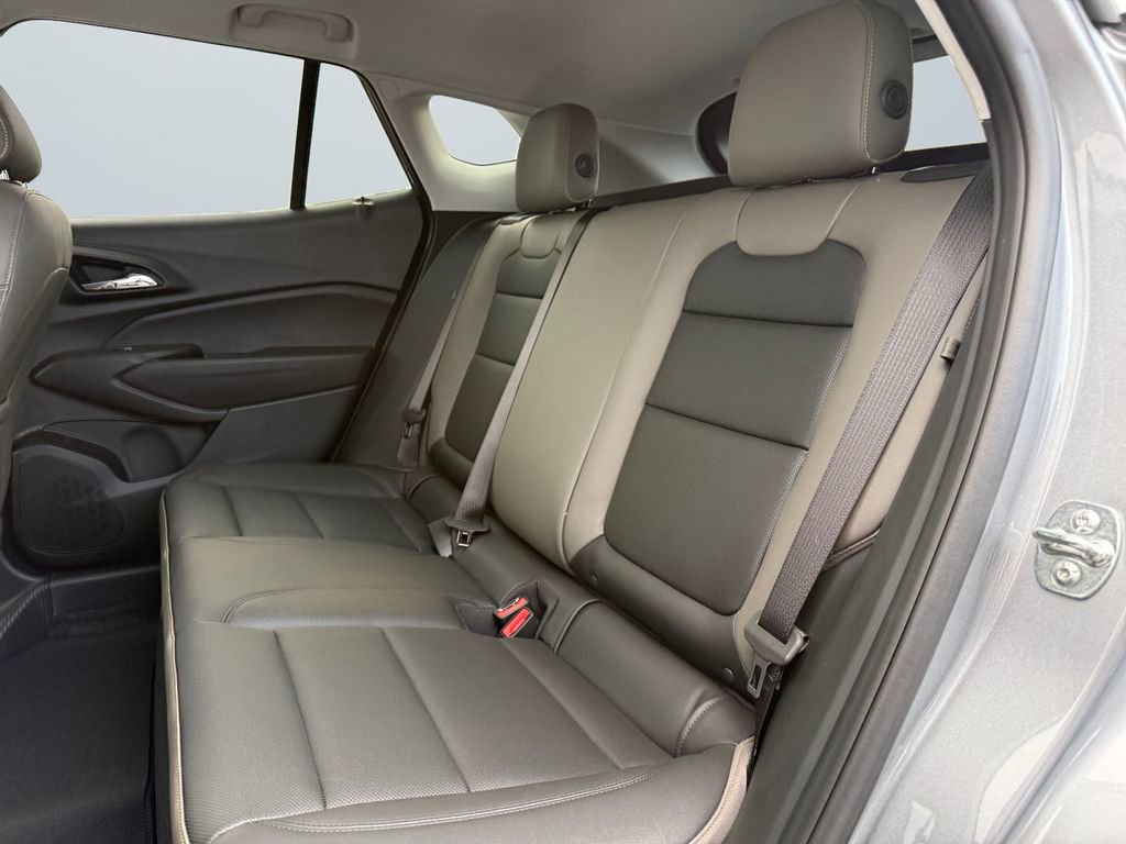 New 2026 Chevrolet Trax ACTIV w/ Sunroof Package FWD image 13