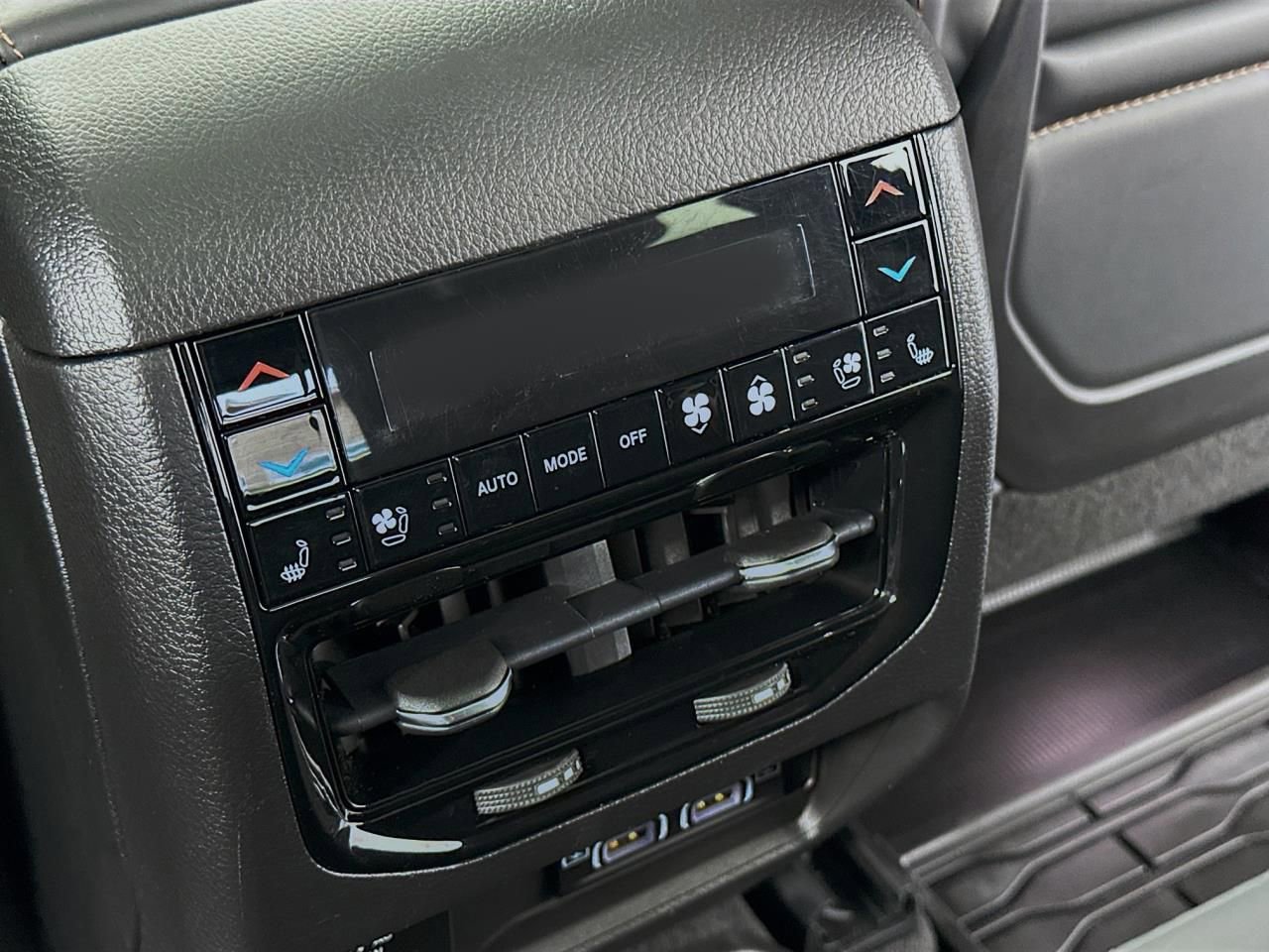 Used 2022 Jeep Grand Cherokee Summit image 38