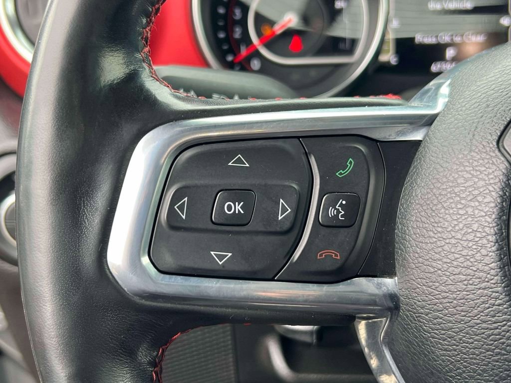 Used 2022 Jeep Gladiator Rubicon w/ Dual Top Group AWD/4WD image 19