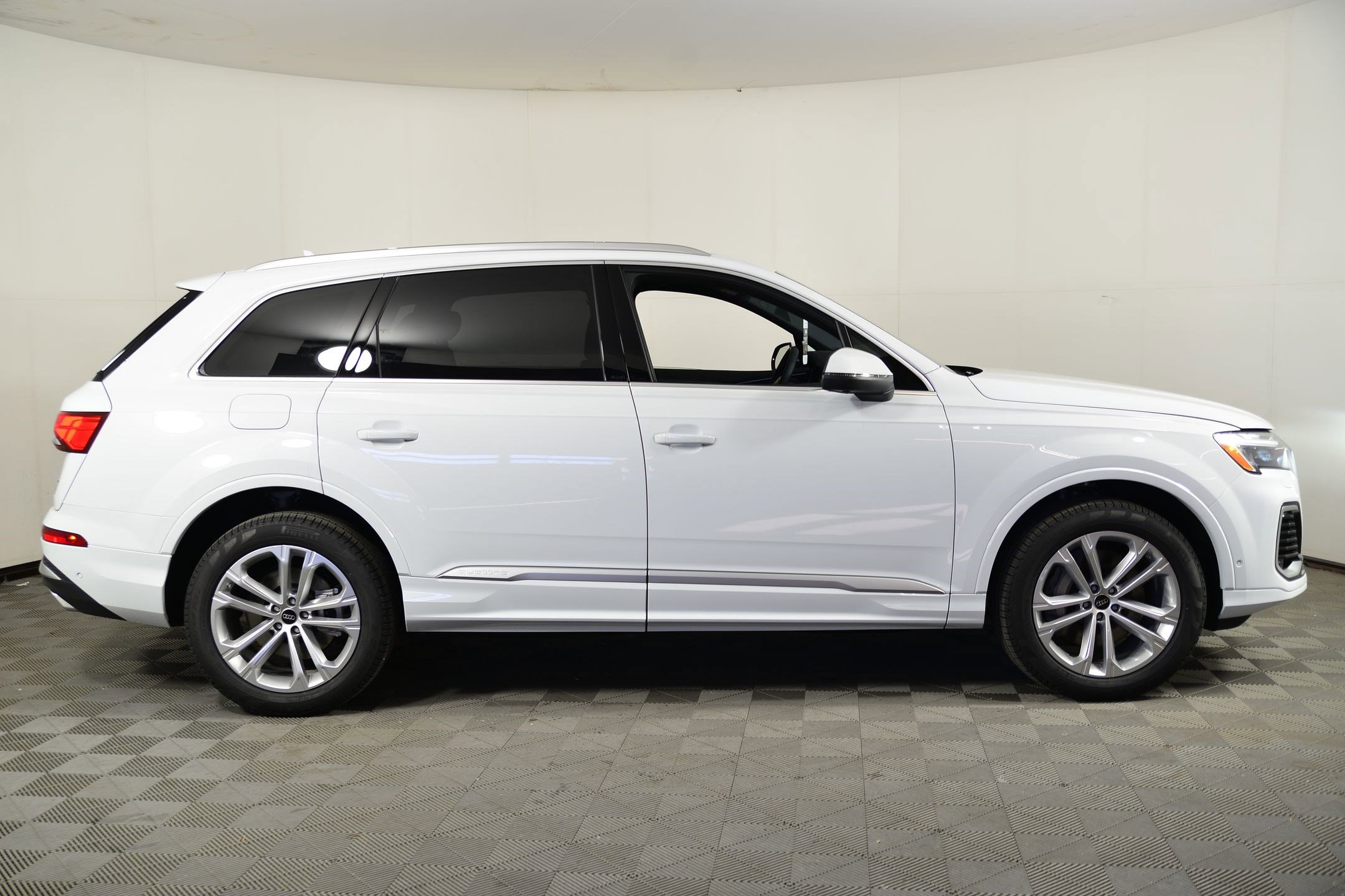 New 2026 Audi Q7 3.0T Premium Plus image 7