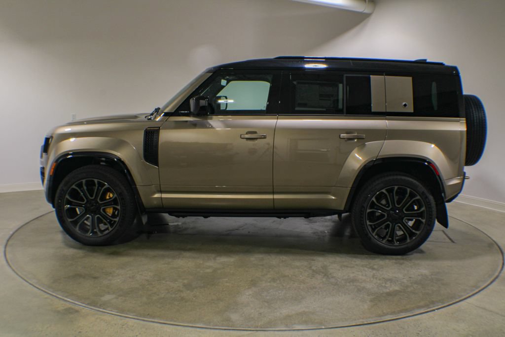New 2026 Land Rover Defender 110 AWD/4WD image 3