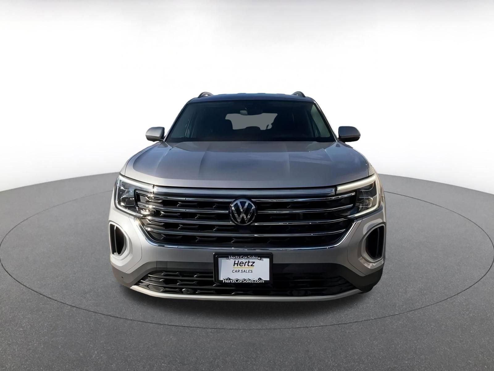 Used 2025 Volkswagen Atlas SE image 4