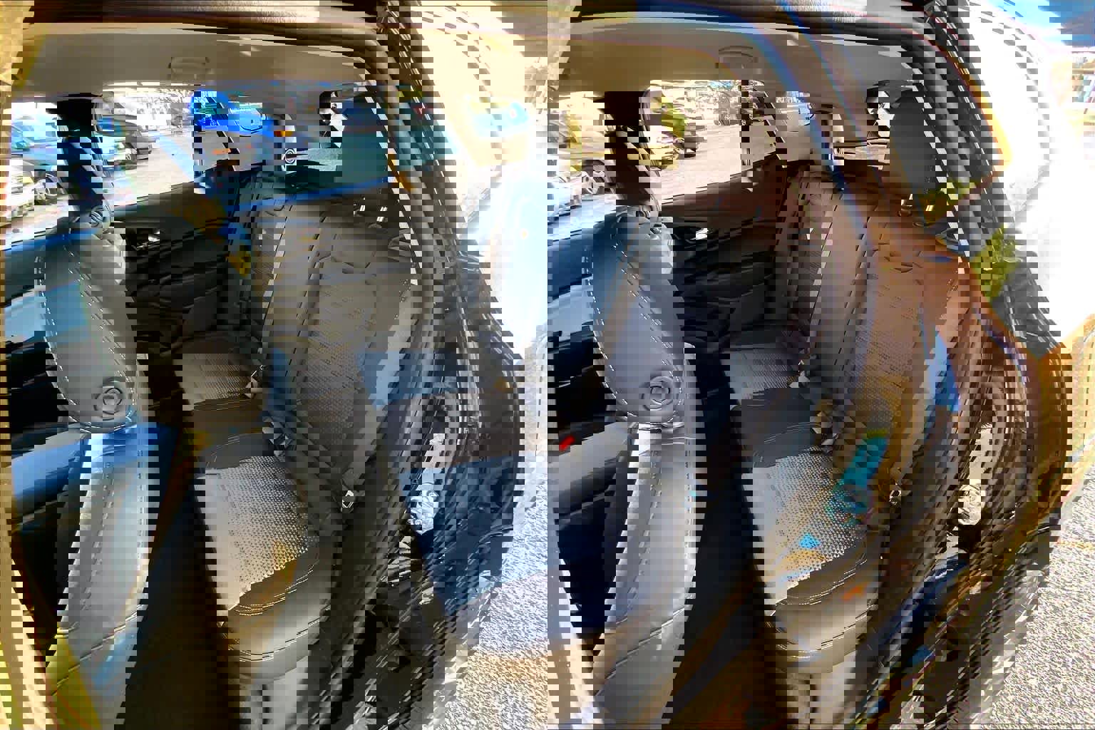 Used 2025 Chevrolet Trax LT w/ LT Convenience Package image 19