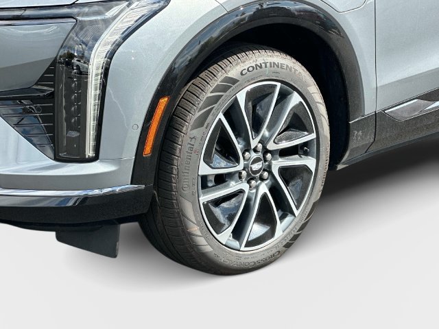 New 2027 Cadillac Optiq Sport w/ LPO, Floor Liner Package AWD/4WD image 17