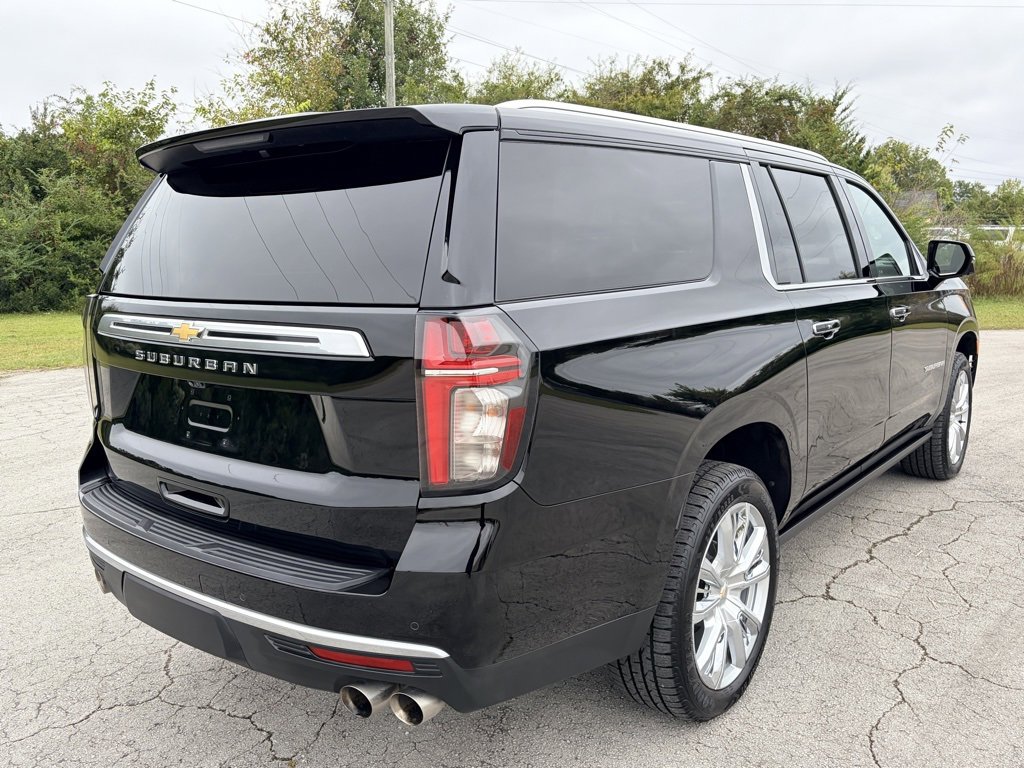 Used 2023 Chevrolet Suburban High Country w/ Premium Package 2 image 3