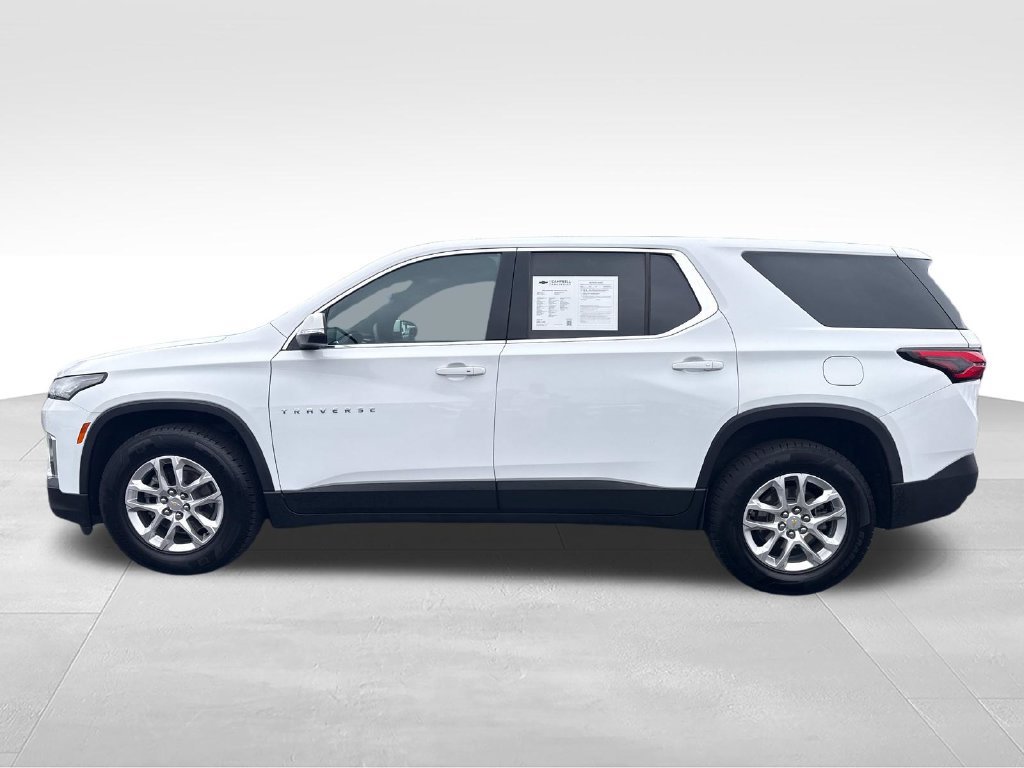 Used 2023 Chevrolet Traverse LS FWD image 2