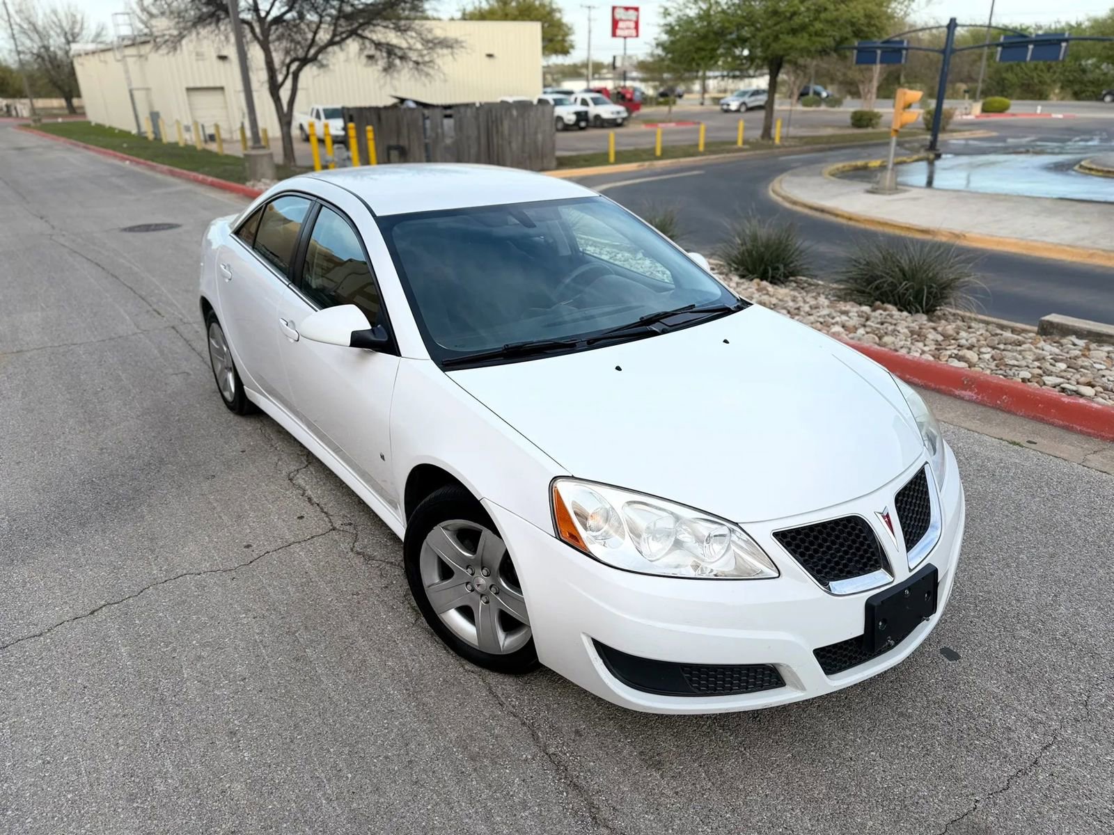 Used 2010 Pontiac G6 Sedan 4D image 1