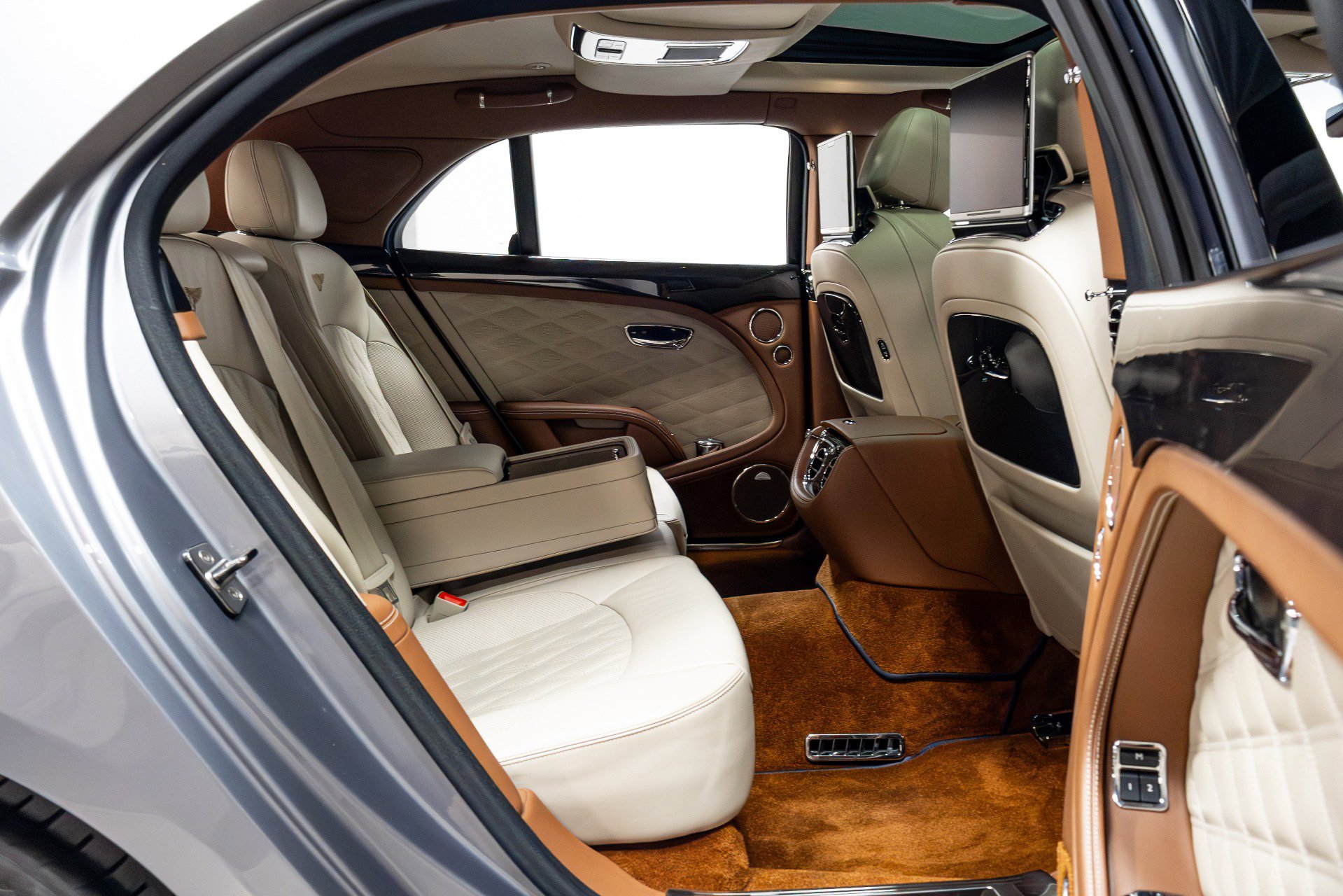 Used 2017 Bentley Mulsanne Speed image 29