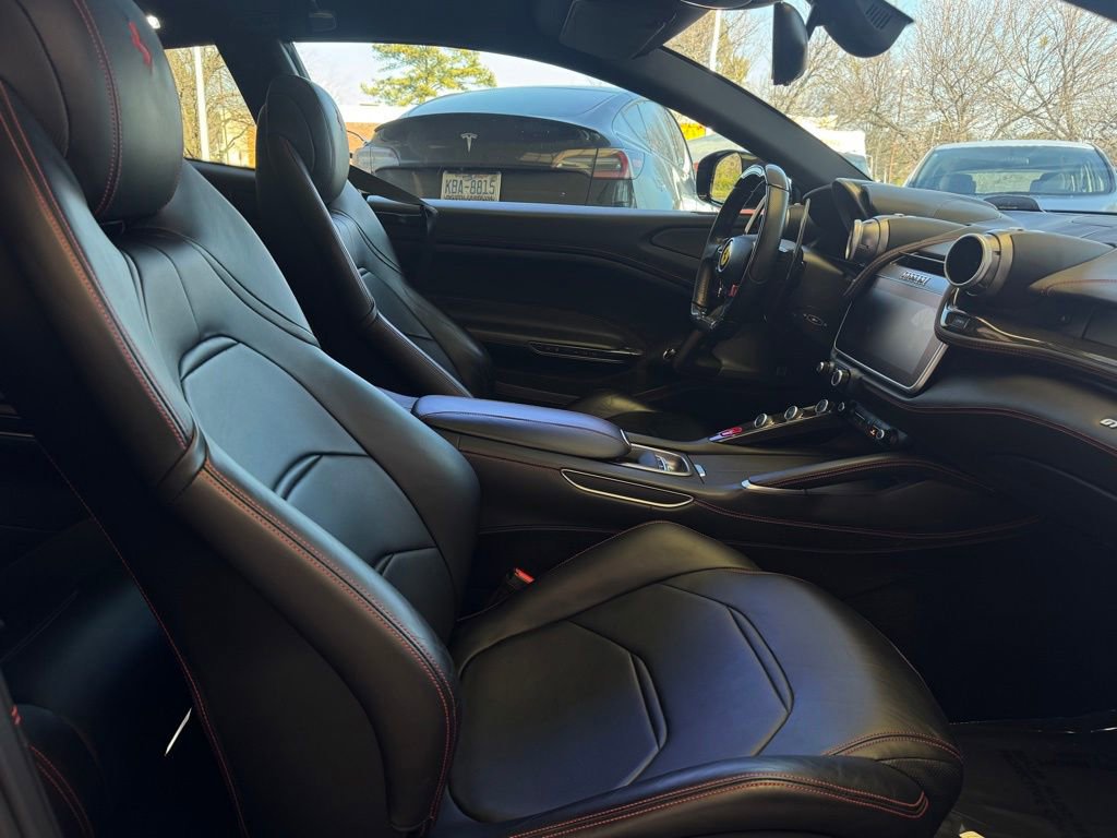 Used 2018 Ferrari GTC4Lusso T image 27
