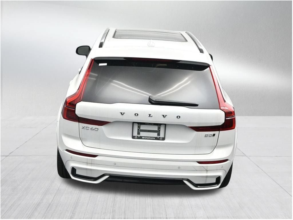 New 2026 Volvo XC60 B5 Ultra AWD/4WD image 16