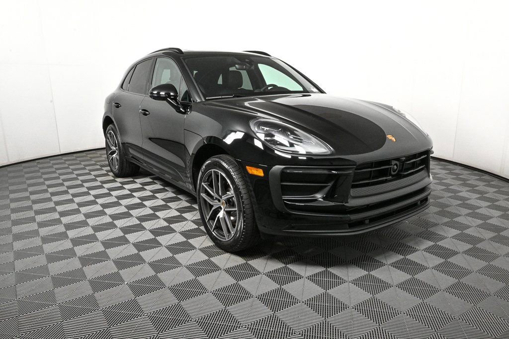 Certified 2026 Porsche Macan AWD/4WD image 27