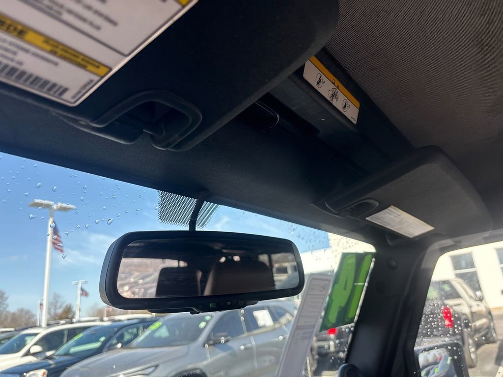 Used 2013 Jeep Wrangler Unlimited Sahara image 25