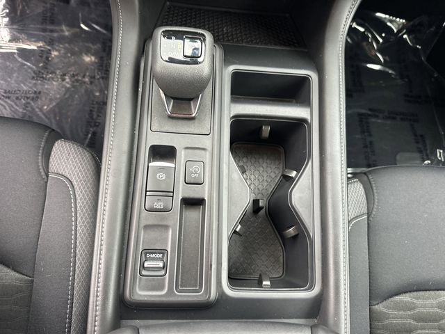 Used 2024 Nissan Pathfinder S image 22