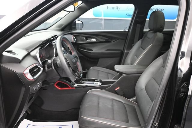 Used 2021 Chevrolet TrailBlazer RS w/ Sun and Liftgate Package FWD image 13