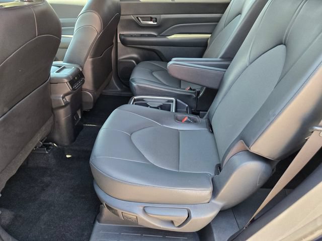 Used 2025 Toyota Grand Highlander FWD image 12