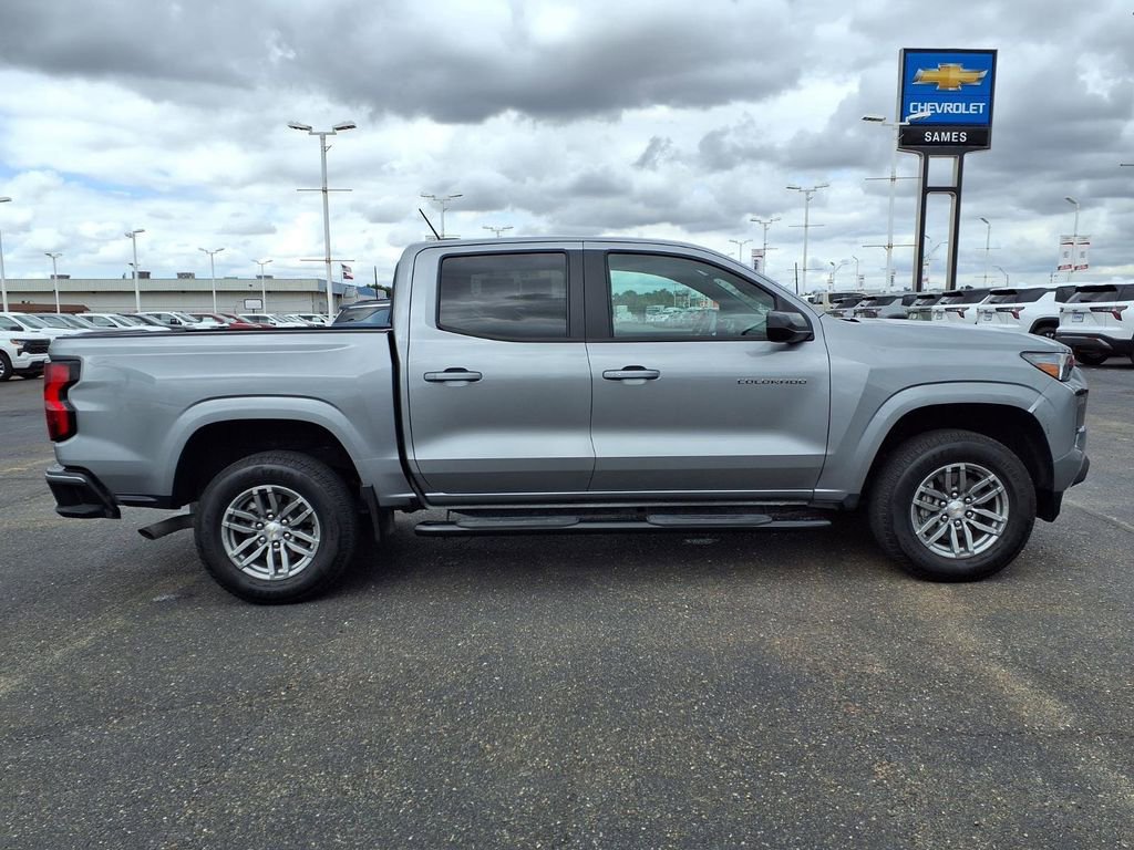 Used 2024 Chevrolet Colorado LT w/ LT Convenience Package image 8