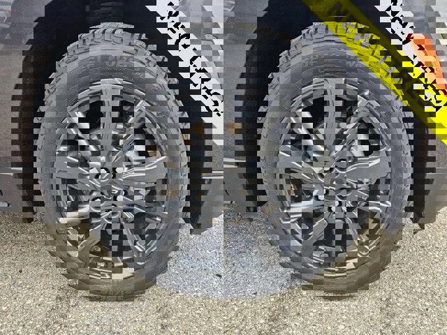 Used 2022 Chevrolet Equinox RS w/ RS Leather Package image 5