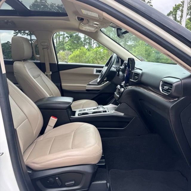 Used 2023 Ford Explorer Limited w/ Limited Technology Package RWD image 16