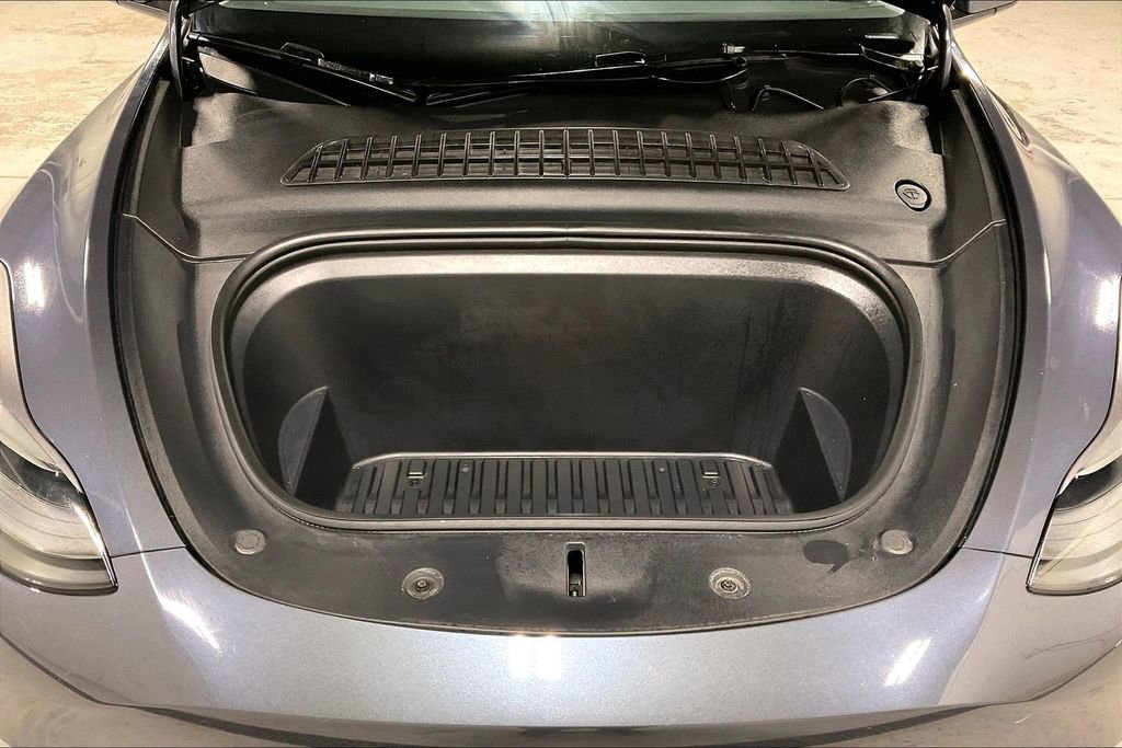 Used 2022 Tesla Model Y Performance image 12