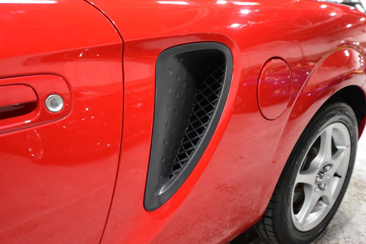 Used 2002 Toyota MR2 RWD image 5