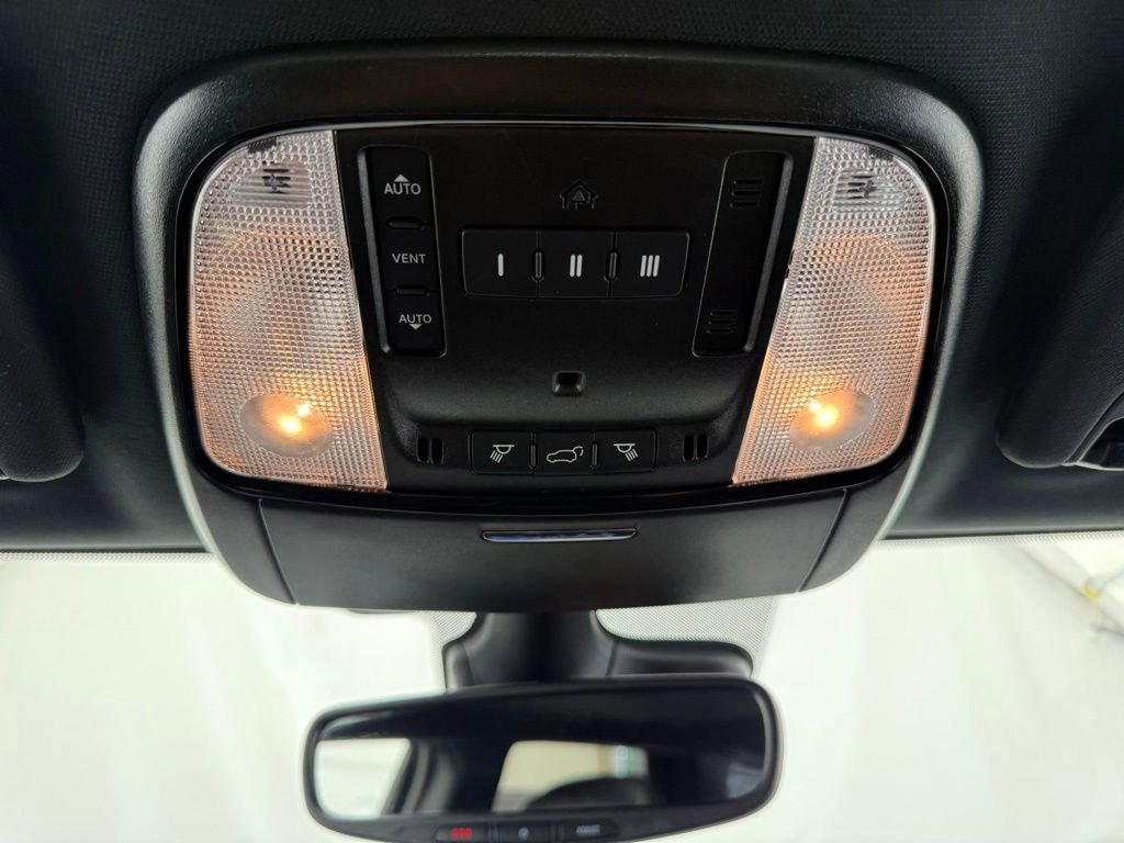 Used 2025 Dodge Durango GT AWD/4WD image 47