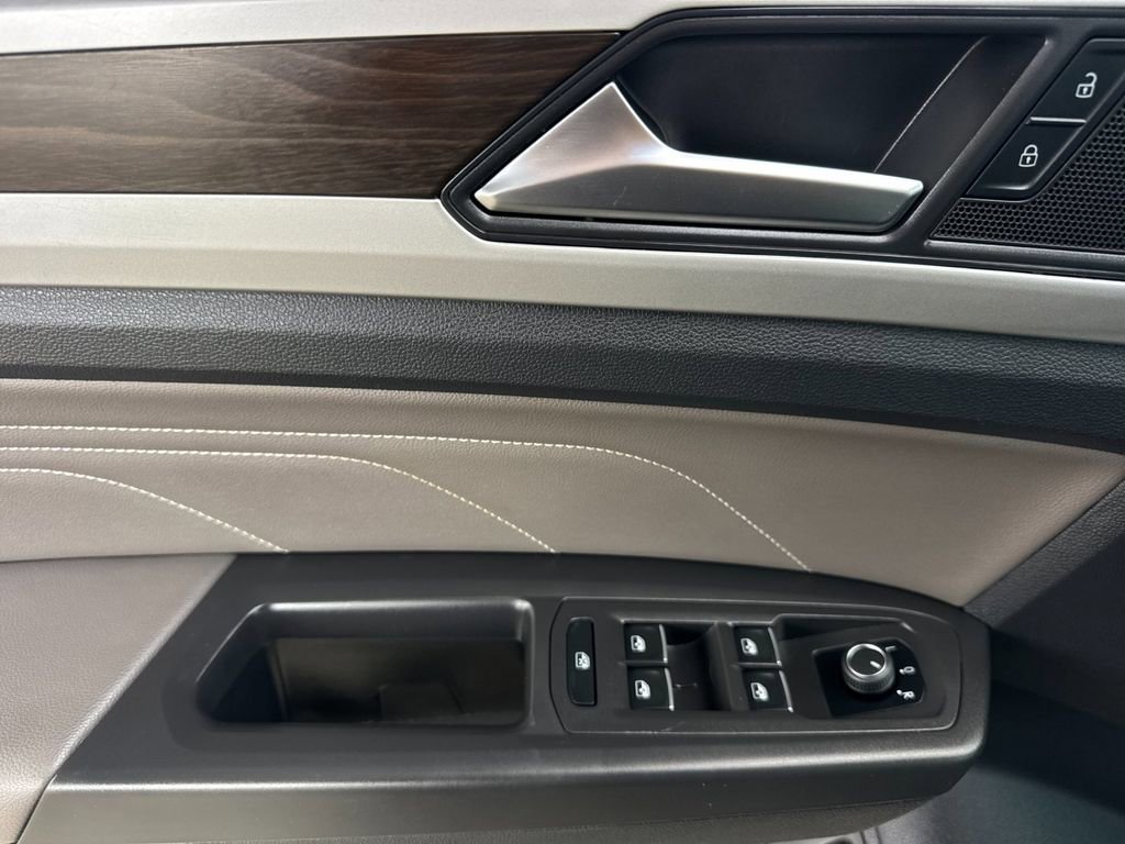 Used 2023 Volkswagen Atlas SE w/ Panoramic Sunroof Package FWD image 10