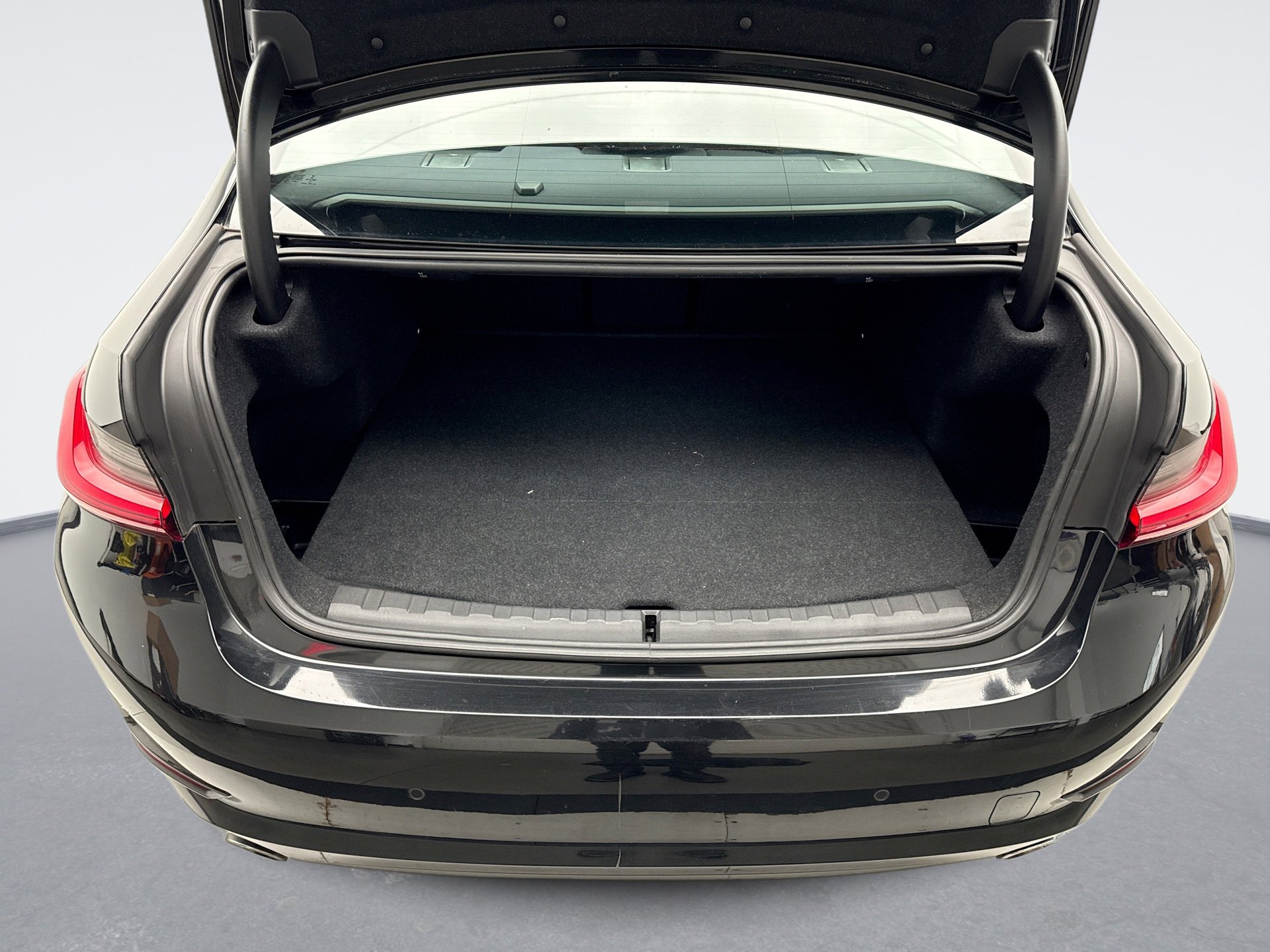 Used 2020 BMW 330i xDrive 330I NAV w/ Driving Assistance Package image 23