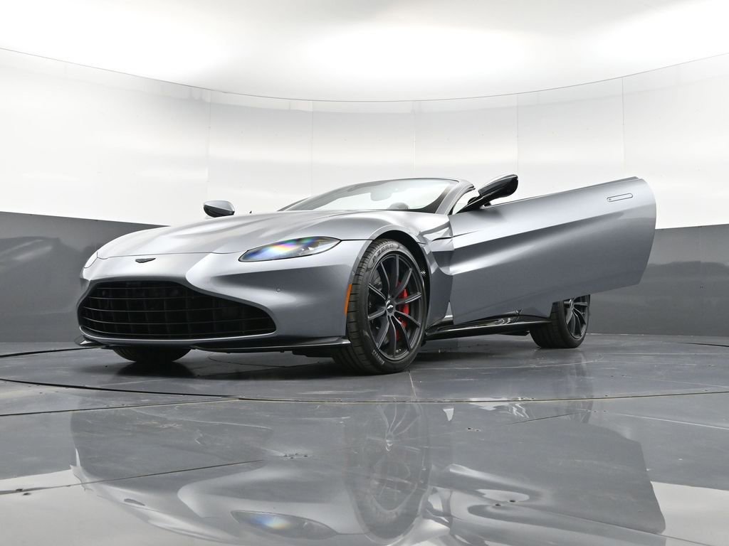 Used 2021 Aston Martin V8 Vantage Roadster RWD image 36