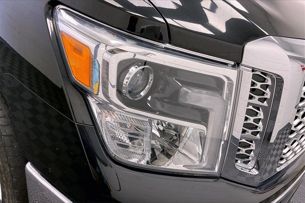 Used 2016 Nissan Titan SL image 23