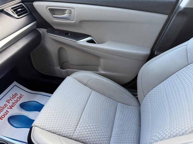 Used 2015 Toyota Camry SE image 22
