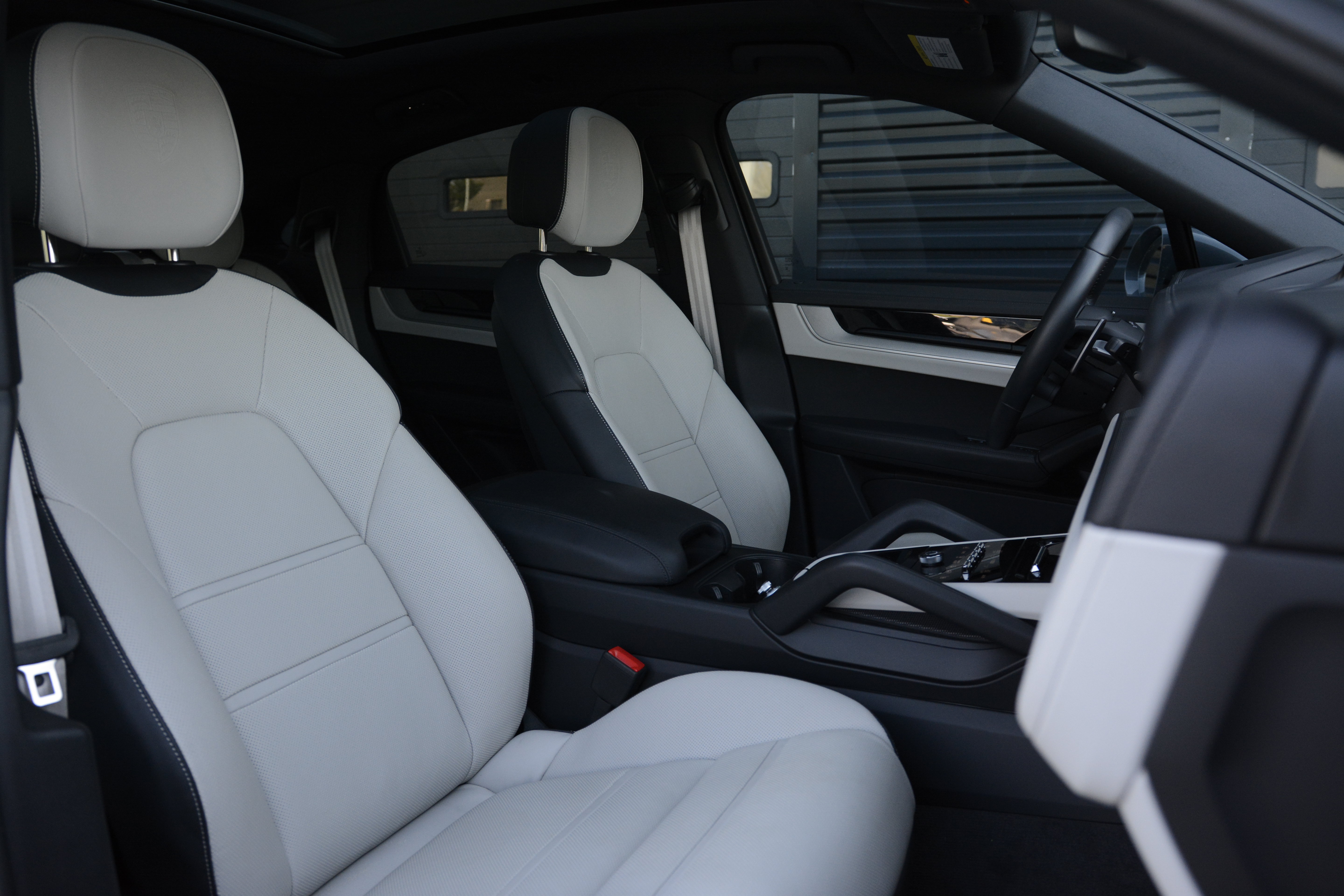 Certified 2026 Porsche Cayenne Coupe AWD/4WD image 25