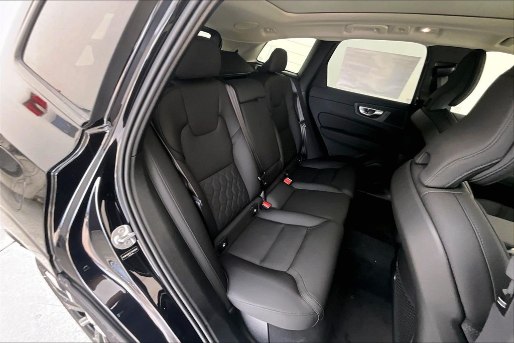 New 2026 Volvo XC60 B5 Plus w/ Climate Package AWD/4WD image 8