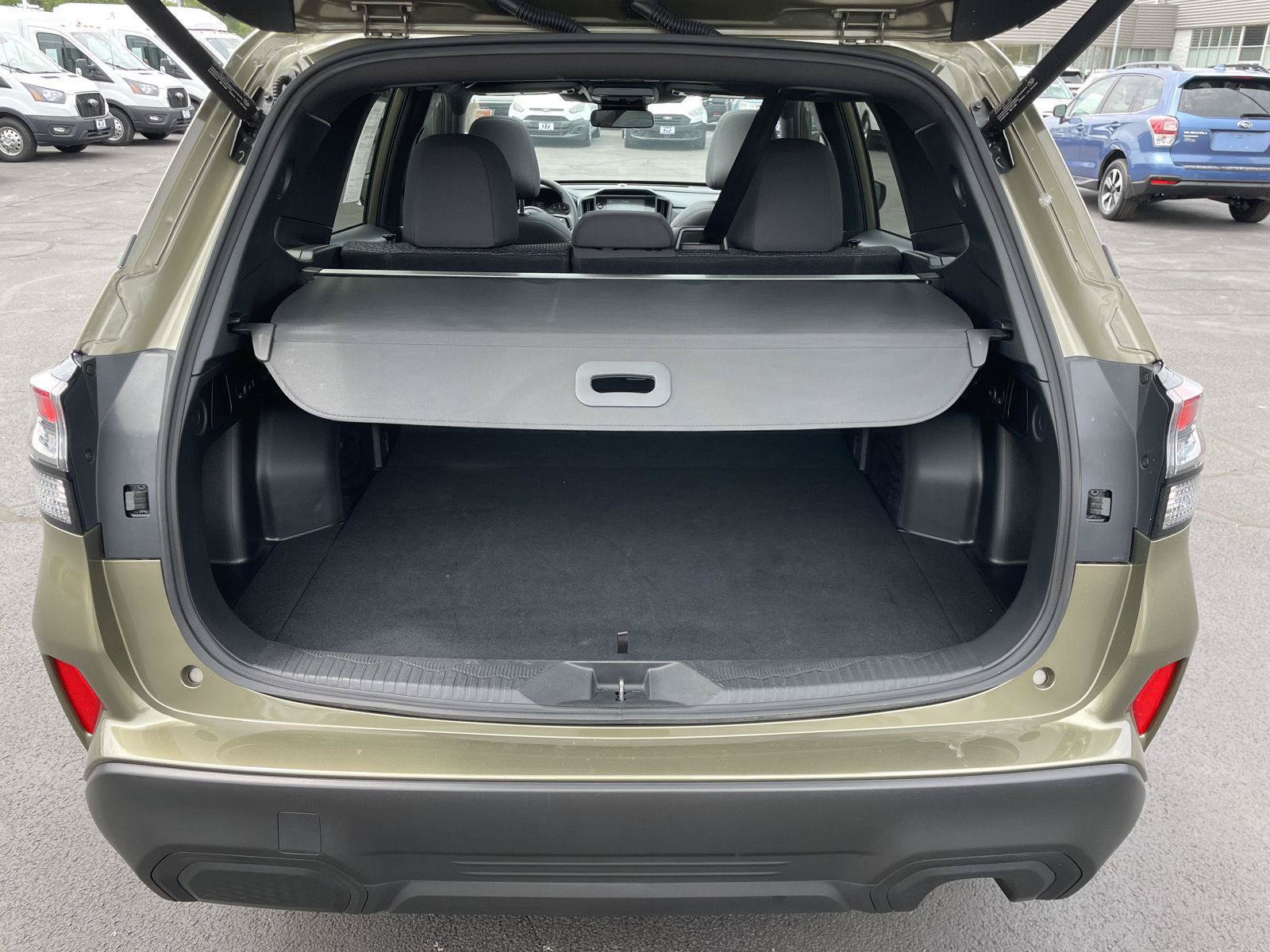 Used 2025 Subaru Forester Premium AWD/4WD image 31