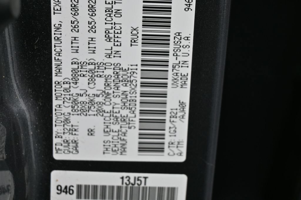 Used 2025 Toyota Tundra SR5 w/ SR5 Convenience Package AWD/4WD image 17