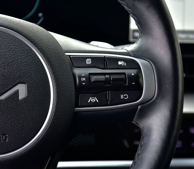 Certified 2023 Kia Sportage EX image 17